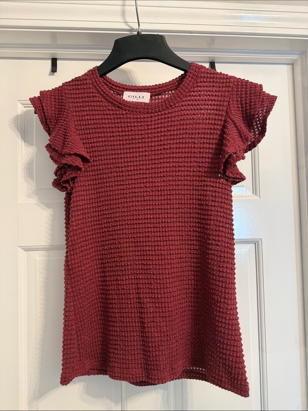 Gilli womens Burgundy Waffle Knit Ruffle Sleeve top size small